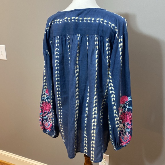 Sundance Blue Top with Embroidered Sleeves - Large - Picture 6 of 6